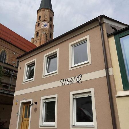 Motel Q - Das Kleine Stadthotel Dingolfing Exterior photo